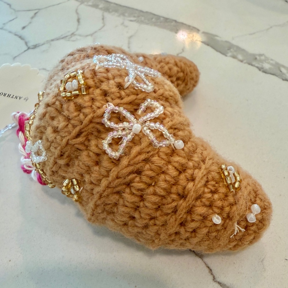 🥐 ANTHROPOLOGIE Croissant Crochet Ornament Snacks & Sips Christmas Food - Picture 4 of 5
